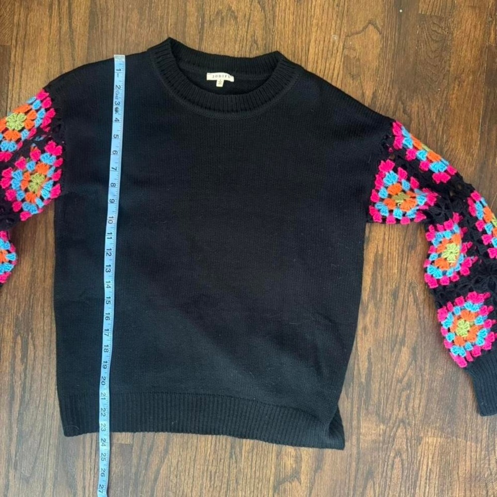 Black Sweater With Granny Squares Crocheted Sleeves Size Small Boho CottageCore - Picture 6 of 7
